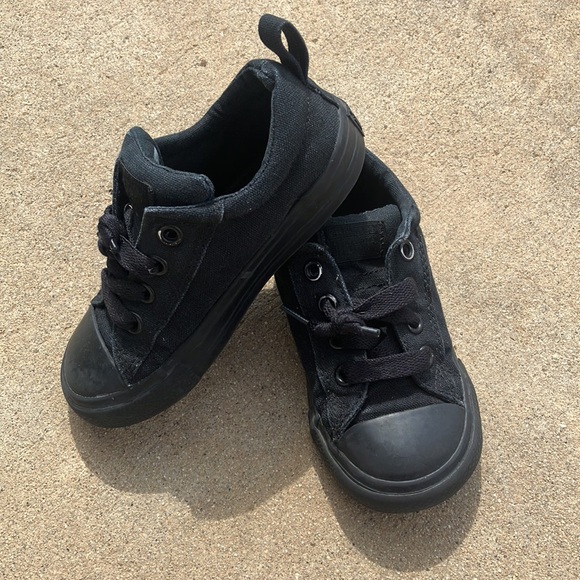 Black Converse sz 9 Infant - Picture 1 of 10